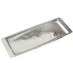 Plateau de service rectangulaire en acier inoxydable, bord perlé, surface gravée vintage, choix de premier rang pour la présentation des aliments en restaurant - Product Image 3