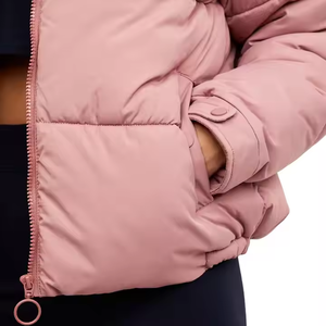 Veste d'hiver chaude et tendance pour femme, avec logo personnalisé, design féminin, de haute qualité, en duvet et mousse - Product Image 5