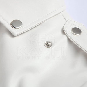 Chaqueta de Invierno de Lona y Cuero PU Premium, Forro Suave y Cómodo, Logotipo Frontal, Perfecta para un Estilo Casual y Moderno para el Día a Día - Product Image 3