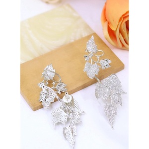 Pendientes de Aro Elegantes de Latón Chapado en Oro con Circonitas, de Primera Calidad, con BRILLIOS INCREÍBLES para Mujer, Colección para Fiestas Nocturnas - Product Image 3
