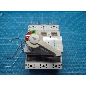 Disjoncteur à boîtier moulé Moeller NZM 10-600N-NA, utilisé comme pièce détachée pour équipement semi-conducteur d'époque - Product Image 1
