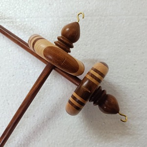 Juego de Hiladores de Madera Hechos a Mano, 2 Piezas, Acabado Satinado, Herramienta para Hacer Hilos - Product Image 2
