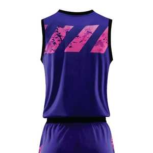 Uniforme de baloncesto de alta calidad que absorbe la humedad, uniforme de baloncesto transpirable para hombre, 100% poliéster, hecho en Pakistán. - Product Image 3