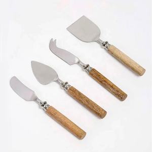 Ensemble exclusif d'outils à fromage de conception royale en acier inoxydable avec manche en bois, trancheuse à fromage bon marché, ensemble d'épandeurs de beurre - Product Image 1