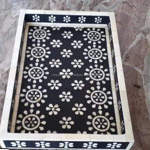 Plateau de service rectangulaire en bois noir floral incrusté de pierres, fait à la main, base en bois de luxe, art de table, artisanat indien naturel - Product Image 1