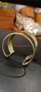 Brazalete de latón hecho a mano de lujo, brazalete de moda ajustable para mujer, uso diario y joyería de fiesta - Product Image 3