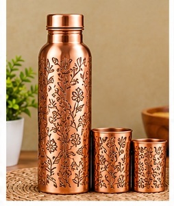 Ensemble Bouteille d'Eau en Cuivre Royal Prism et 2 Tasses, Flasque à Motif Diamant Martelé avec Couvercle, 3 Pièces - Product Image 6