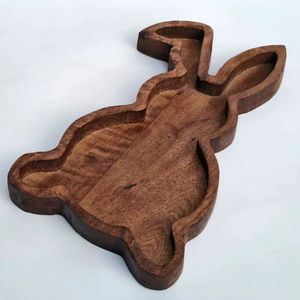 Plateau de service en bois artisanal en forme de lapin, plateaux de rangement - Product Image 1