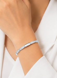 Bracelet tennis en or blanc 18 carats à maillons géométriques, segments rectangulaires pavés de diamants, bijoux de luxe contemporains, modernes et minimalistes - Product Image 6