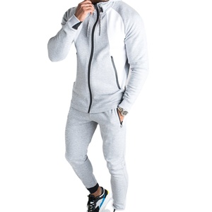 Trajes deportivos personalizados OEM para hombre, estilo muscle fit, para correr y hacer ejercicio, de poliéster/algodón, para gimnasio. - Product Image 1