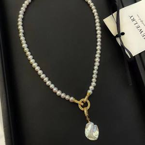 สร้อยคอมุกทรงกลีบดอกไม้สไตล์บาโรกแบบฝรั่งเศส สร้อยคอหรูหราสำหรับผู้หญิง - Product Image 1