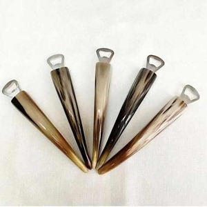Ouvre-bouteille artisanal écologique en corne de buffle pour bière et vin avec acier inoxydable - Product Image 1