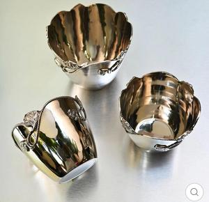 Jardinières décoratives en acier inoxydable avec motif floral, style traditionnel - Product Image 3