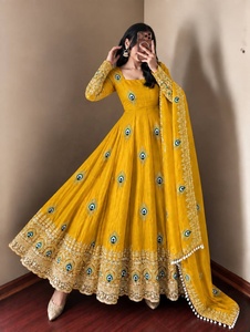 Costume Anarkali brodé jaune avec dupatta pour mariage et occasions spéciales, style traditionnel indien pakistanais pour femmes - Product Image 1