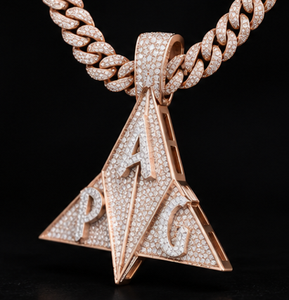 Collar con Colgante Triangular Chapado en Oro Rosa con Incrustaciones de Moissanita, Diseño de Letra, para Hombres y Mujeres, Joyería para Fiestas - Product Image 2