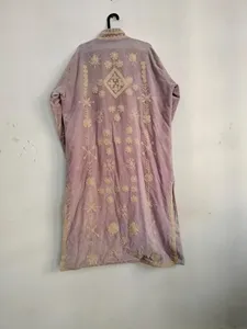 Veste longue en velours brodé lavande pour femmes, style Suzani, avec travail de broderie florale, style bohème, manches longues, style ethnique, vêtements d'extérieur pour l'hiver - Product Image 4