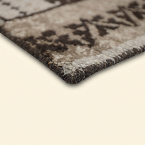 Alfombra de Lana Tejida a Mano Midnight Nomad Negra y Marfil, Diseño Tribal Geométrico Tradicional, Base Antideslizante y Ecológica - Product Image 5