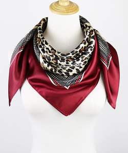 Pañuelo de Cabeza para Mujer con Diseño Floral Elegante 2026, Pañuelos de Seda y Satén, Pañuelos Modernos Personalizados - Product Image 1