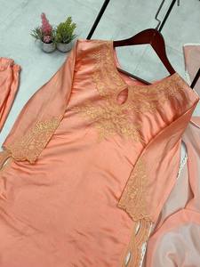 NUEVO LANZAMIENTO EXCLUSIVO: Conjunto de Salwar Kameez de 3 Piezas con Dupatta, Bordado en Cuatro Lados, Detalle Frontal y Trasero, para Fiestas, Todas las Estaciones, Formal, Romántico - Product Image 3