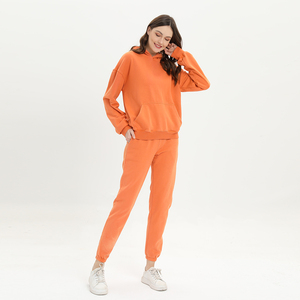 Conjunto Deportivo con Capucha para Mujer, Color Naranja Sólido, Manga Larga, Pantalones Casuales con Bolsillos Laterales, Transpirable, de Algodón, para Otoño - Product Image 1