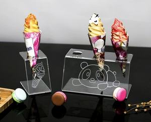 Presente sus conos de helado con estilo con nuestro soporte acrílico para conos de helado, diseñado para la versatilidad y la elegancia - Product Image 6