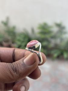 Anillo de Eternidad de Plata de Ley 925 Hecho a Mano con Rodocrosita, Regalo de Boda, Hermosa Piedra Preciosa Natural, Diseño en Forma de Paz, Pavé - Product Image 4