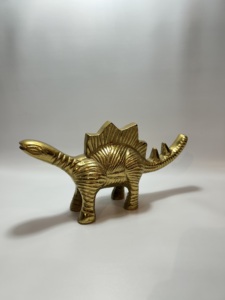 Statue de dinosaure stégosaure doré, sculpture décorative d'animal préhistorique, décoration de bureau à domicile, figurine de collection, cadeau - Product Image 2