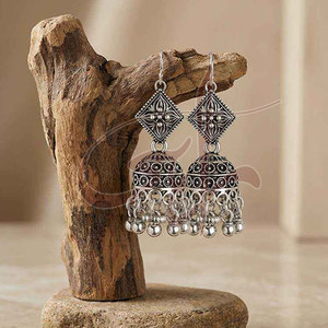 Boucles d'oreilles en gros à bas prix, boucles d'oreilles de haute qualité, nouvelle collection, bijoux de mode haut de gamme - Product Image 4