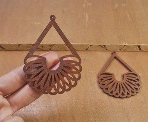 Boucles d'oreilles en bois style rétro, couleur unie, fabrication sur mesure, vente en gros - Product Image 1