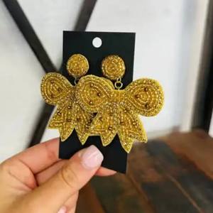 Pendientes de aro con cuentas bordadas a mano, de moda y bonitos, ideales para bodas, fiestas y regalos festivos. - Product Image 3