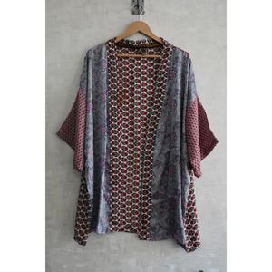 Kimono Corto de Seda India Hecho a Mano para Mujer, Estampado, para Dormir, Descansar y Spa - Product Image 1