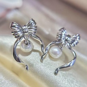 Boucles d'oreilles pendantes en perles d'eau douce naturelles de haute qualité 6-7 mm, style ruban, design nœud, bijoux pendantes à la mode, presque parfaits - Product Image 3