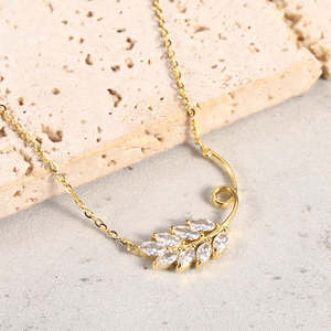 Collar de Oro Amarillo de 14K/18K con Colgante de Hoja de Plata de Ley 925 y Diamante Cultivado en Laboratorio, Diseño Elegante para Mujer - Product Image 4