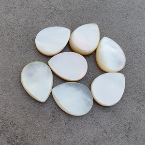 Cabujón de Nácar Natural, Corte Pera, Parte Posterior Plana, Grado AAA, Gema Blanca, Todos los Tamaños Disponibles - Product Image 2