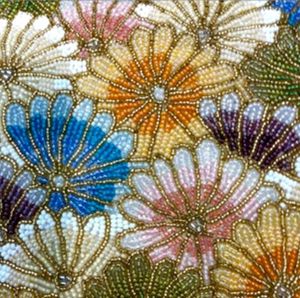 Ensemble de dessous-de-verre brodés à la main avec des perles, forme personnalisée, magnifique design floral pour une décoration rustique de la maison - Product Image 5