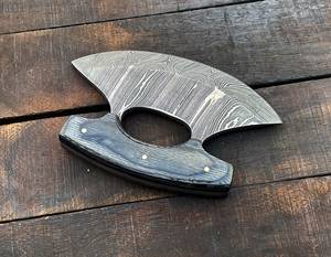 Couteau Ulu artisanal en acier Damas avec manche en bois – Couteau de chef premium à lame oscillante pour l'extérieur - Product Image 2