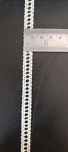 Encaje Crosiyo importado con acabado impecable y calidad de tela duradera para marcas de moda. - Product Image 4