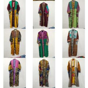 ชุดกิโมโนผ้าไหมญี่ปุ่นทำมือสไตล์วินเทจสำหรับผู้หญิง ดีไซน์ลายปะติดปะต่อสำหรับฤดูใบไม้ร่วง ปิดด้วยเชือกผูก แขนยาว ผ้าเนื้อนุ่ม - Product Image 1