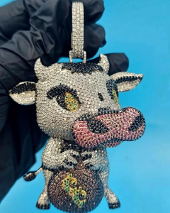 Colgante de moissanita colorido con diseño de cara de vaca, colgante de Hip Hop, colgante de plata 925, colgante para amantes de los animales, colgante personalizado con incrustaciones de circonitas para hombre - Product Image 1