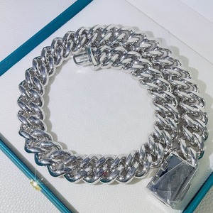 Cadena Cubana de Diamantes Moissanite Elegante y de Alta Gama, Ideal para Regalo de Boda y Fiestas, Disponible para la Venta - Product Image 3