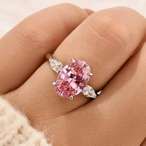 Bague de fiançailles élégante en argent sterling 925 plaqué or avec pierre rose ovale en moissanite de 4,0 carats, sertie sur 4 griffes, Luxe - Product Image 5