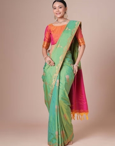 Sari de Fiesta KV para Mujer, de Seda Pura Verde, con Diseño Tradicional Tejido a Mano, con Blusa Sin Costuras, Antiarrugas y que Absorbe la Humedad - Product Image 5