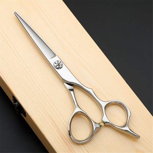 Tijeras Profesionales de Peluquería con Marca Personalizada, con Hojas Rectas de Acero Inoxidable en un Estuche Elegante - Product Image 1