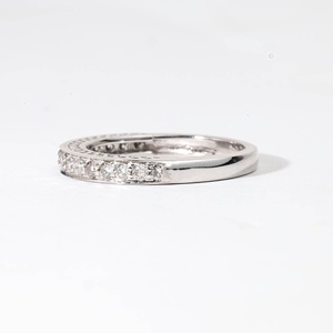 Bague de mariage demi-éternité en or blanc 10K 14K 18K avec diamant de laboratoire rond de 0,45 carat pour femme, empilable, pour anniversaire - Product Image 2