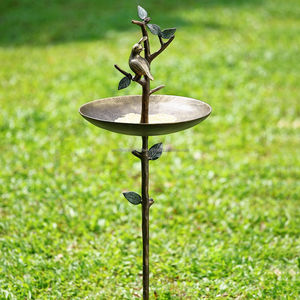 Bain d'oiseaux rustique en métal pour extérieur, décoration de jardin, construction durable, finition résistante à la rouille, parfait pour le paysage naturel et les oiseaux - Product Image 6