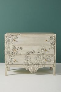 Commode de luxe artisanale en bois massif à 3 tiroirs, avec relief floral végétal orné, finition blanc antique - Product Image 5