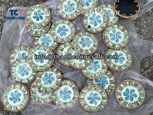 Posavasos Clásicos Minimalistas con Diseño de Puntos y Flores, Tejidos en Ratán con Incrustaciones de Conchas Marinas, Ecológicos, para Uso en el Hogar y Restaurantes, Estéticos - Product Image 5