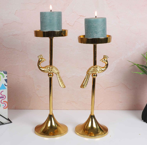 Moderno candelabro de anillo dorado con base de mármol y copa de vidrio, disponible a precios de mayorista para decoración de mesa de lujo. - Product Image 5