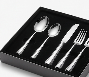 Ensemble de couverts en acier inoxydable avec poignée gravée à la main, design élégant, parfait pour les mariages et les occasions spéciales - Product Image 6