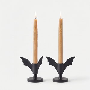 Candelabro de Metal con Diseño de Alas de Murciélago, Color Negro Mate, Decorativo para Decoración Gótica del Hogar, Mesa de Halloween - Product Image 1